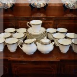 P07. Royal Doulton ”Pavane“ china tea cups, creamer and sugar dish. 